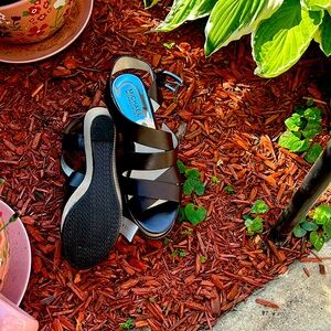 Brown wedges with tan heel